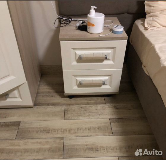 Тумба прикроватная