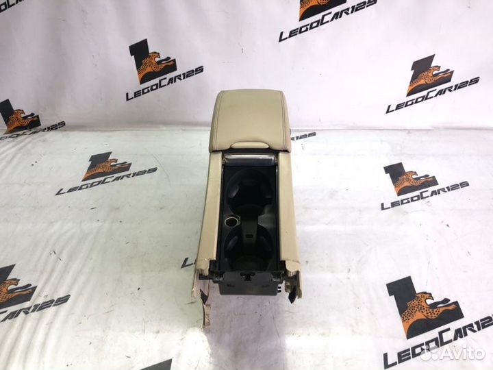 Подлокотник Volvo S60 B5254T5 2011