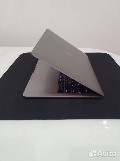 Apple MacBook Pro 13 2017 16гб/512гб