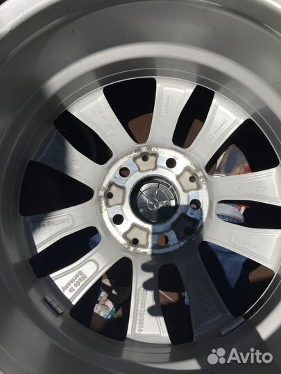 Оригинальные диски Mercedes R17 с зимними шинами
