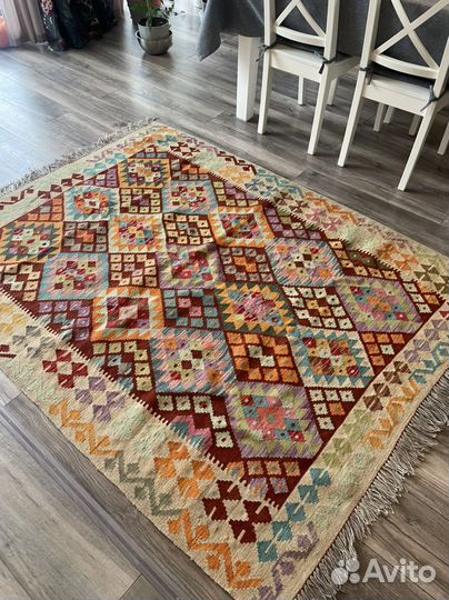 Ковер шерстяной новый