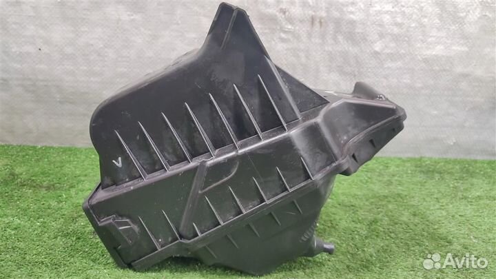 Корпус воздушного фильтра Nissan Tiida 2008