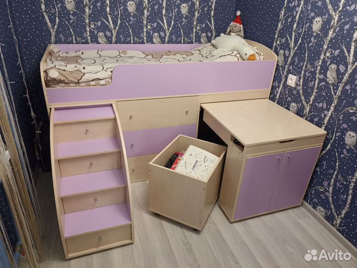 Детская кровать чердак со столом