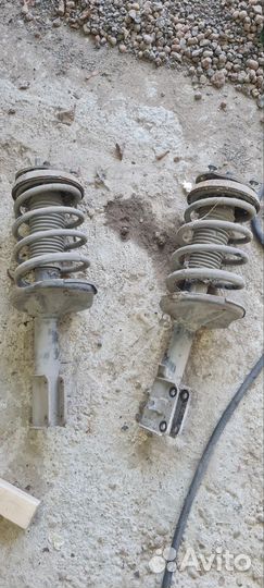 Передние стойки со ступицами