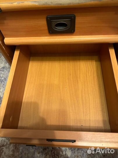 Письменный стол