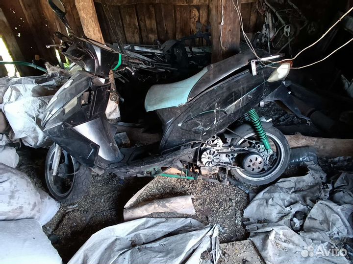 Продам скутер на запчасти