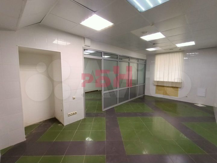 Помещение 157 м2 на первой линии