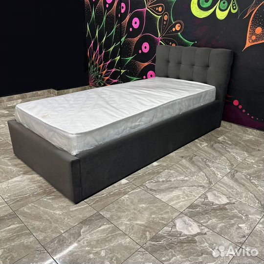 Кровать с матрасом односпальная 90х200