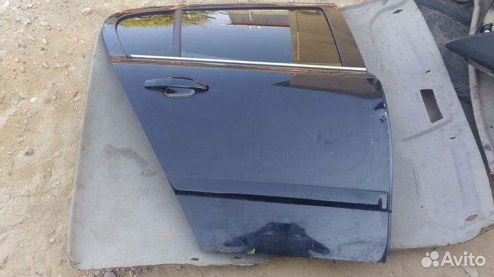 Дверь для Opel Astra H 2004-2015