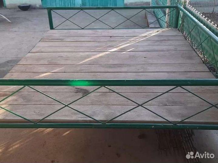 Продам тапчан разборной в хорошем состоянии.Делал