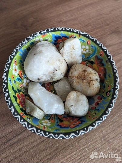 Коллекция природных белых камушков