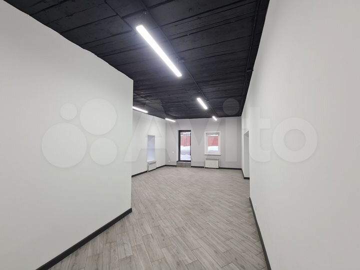 Торговая площадь на первой линии 125 м²