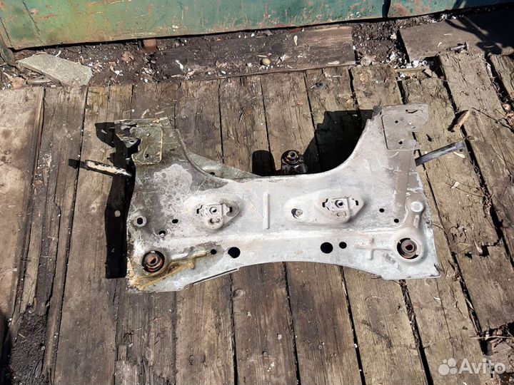 Подрамник рено Сценик 2, меган 2