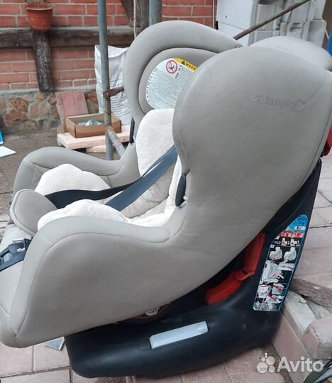 Продам автомобильное кресло Bebe Confort Iseos neo