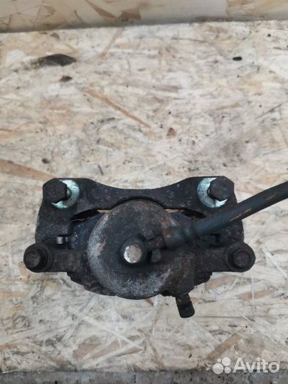 Суппорт передний левый Chevrolet Lacetti хэтчбэк