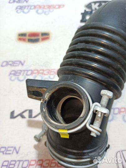 Патрубок воздушного фильтра Toyota Camry 55 2.5