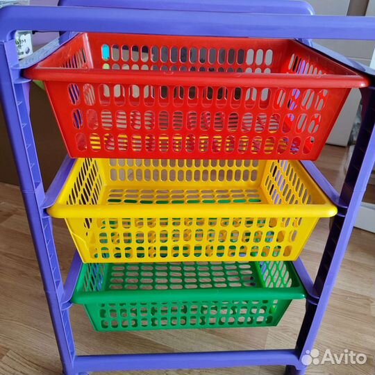 Для хранения стеллаж этажерка
