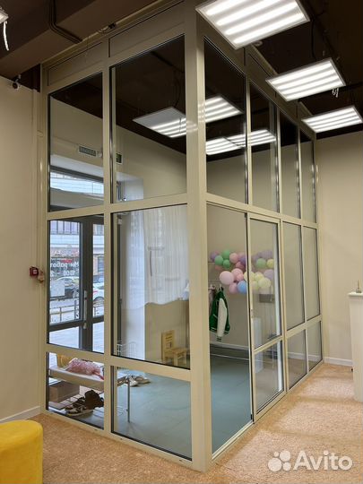 Стеклянная перегородка