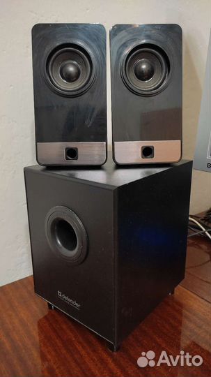 Колонки для компьютера 2.1 с деревянным сабвуфером