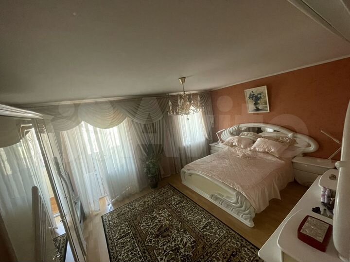 3-к. квартира, 96 м², 8/10 эт.