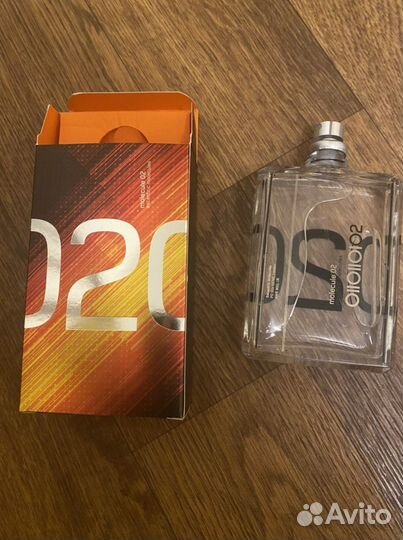 Escentric molecules Molecule 02