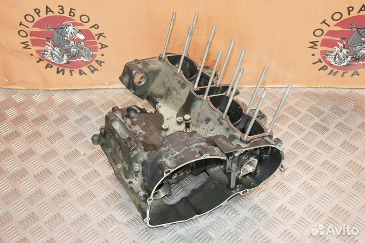 Картер (блок двигателя) Suzuki GSX-R400R