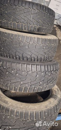 Pirelli Winter Ice Zero 235/55 R19 105H