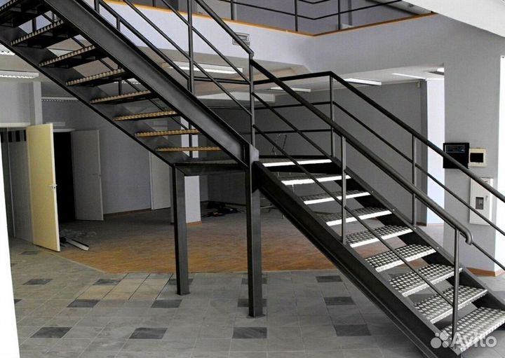 Металлическая лестница дизайн 5490