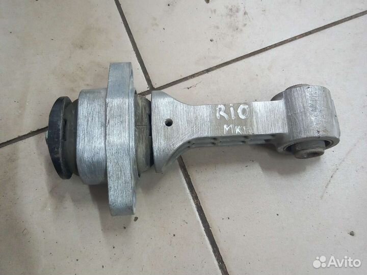 Подушка, опора МКПП Kia Rio 3, hyundai solaris