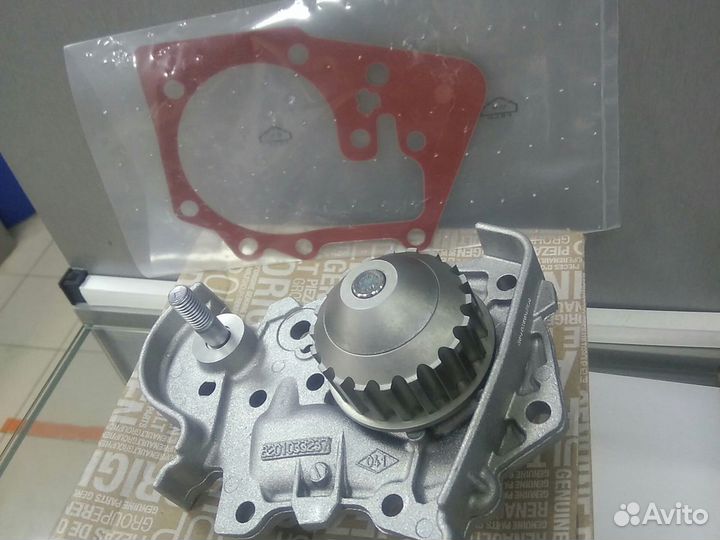 Водяной насос renault Logan 8v