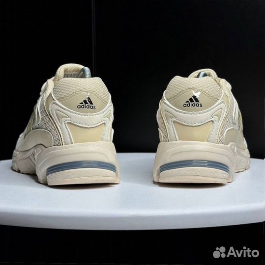 Кроссовки Adidas Response CL beige