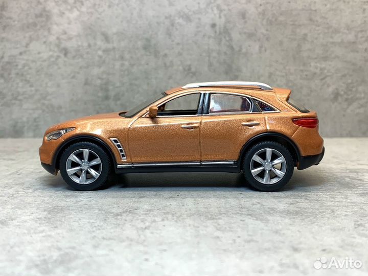 Коллекционная модель Infiniti FX 1:43