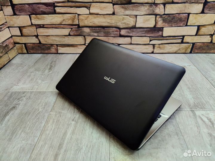 Asus X541S / 4 ядра Intel / SSD диск 128 Гб