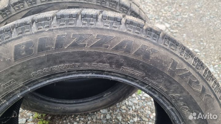 Bridgestone Blizzak VRX 235/55 R17 99S