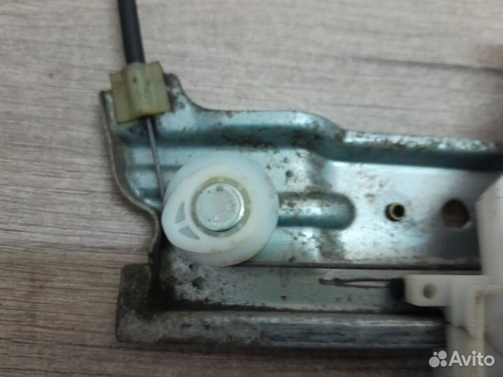 Стеклоподъемник передний левый Citroen C4 I (2004—