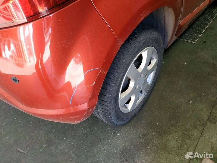 Рено сандеро sandero задний бампер красный