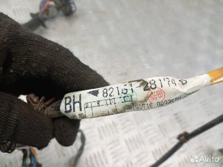 Проводка двери пер.правой Toyota Estima Lucida 1