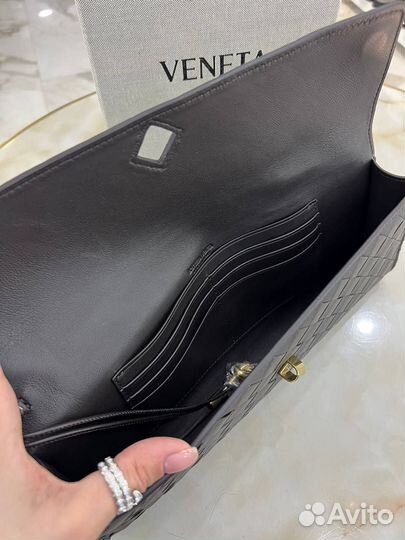 Клатч Bottega Veneta Andiamo Clutch