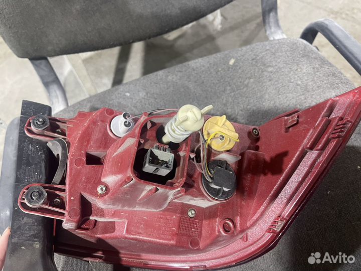 Фонарь задний правый наружний на passat b7. Седан