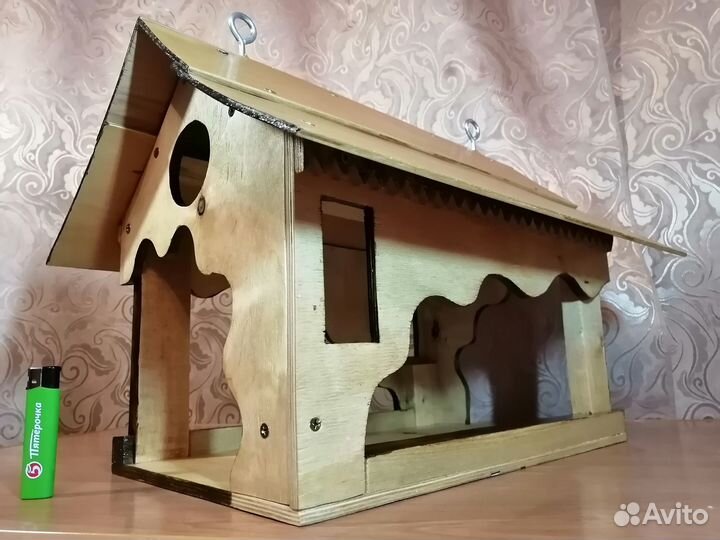 Кормушка для птиц из дерева