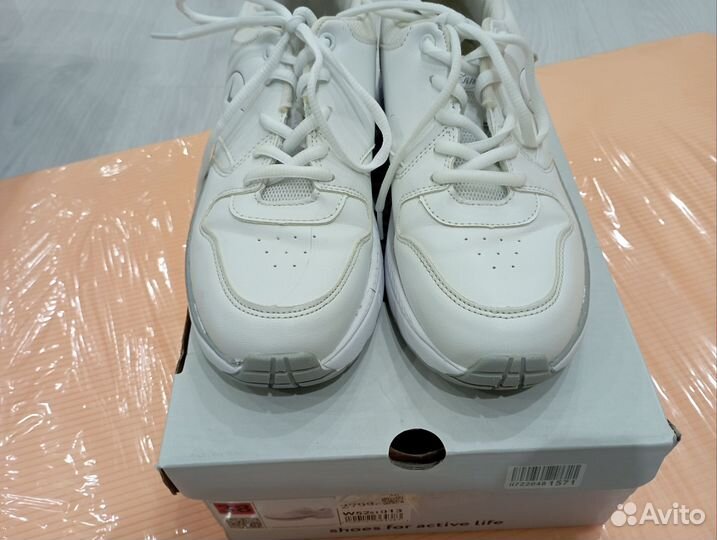 Кроссовки женские 38 размер