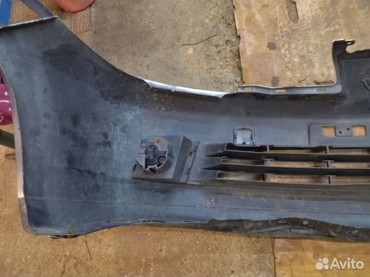 Передний бампер на Ниссан тиида