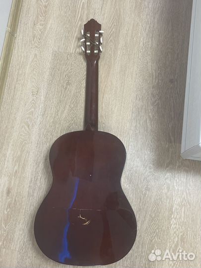 Классическая гитара шестиструнная
