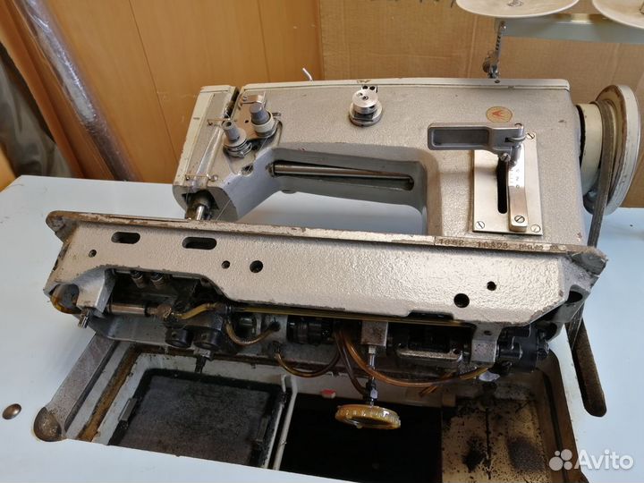 Шагающая швейная машинка