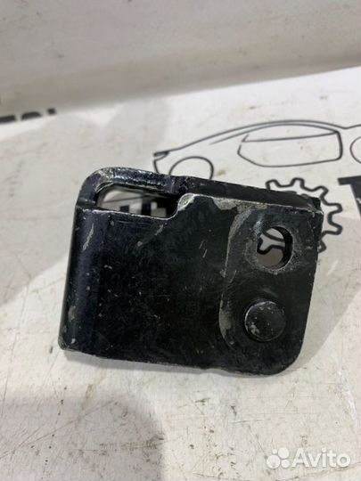 Кронштейн Audi Q5 8R CDN 2011