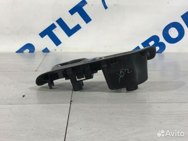 Кнопка стеклоподъемника задняя nissan juke 1.6 мт