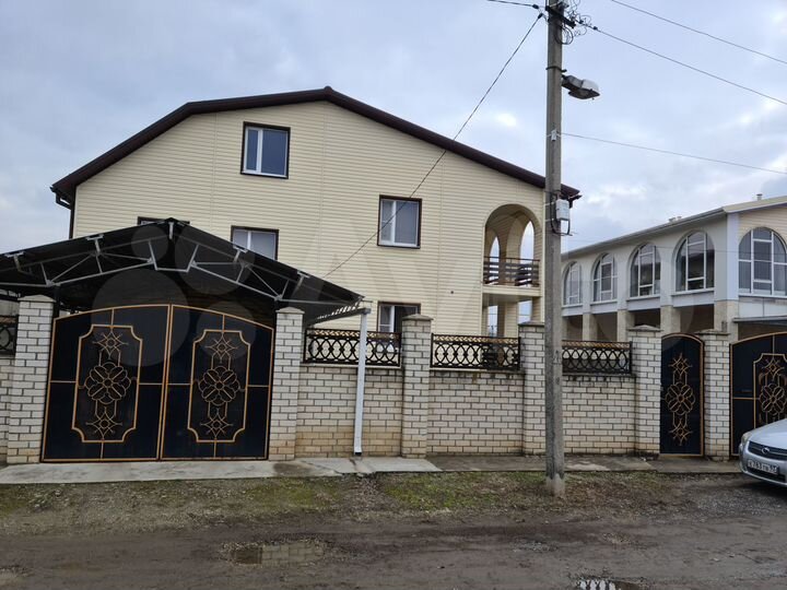 Дом 326,4 м² на участке 10,3 сот.