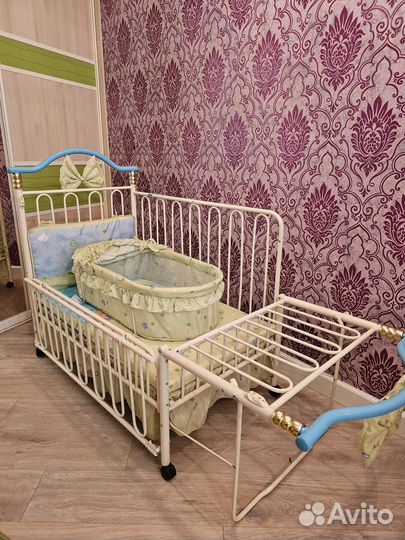 Детская кроватка