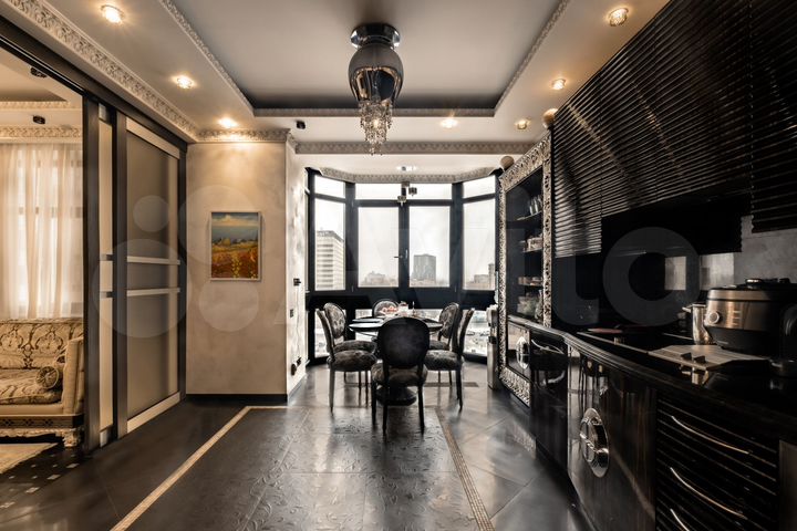 6-к. квартира, 200 м², 5/19 эт.