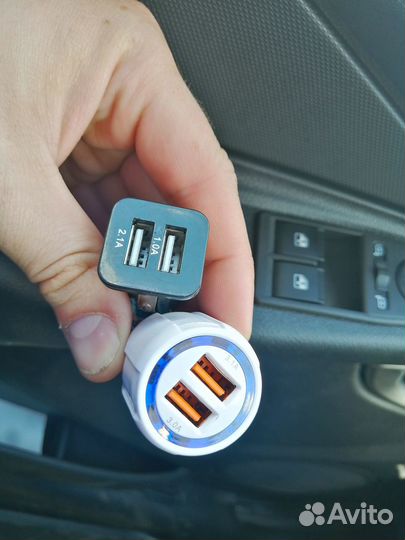 Автомобильная зарядка для устройств